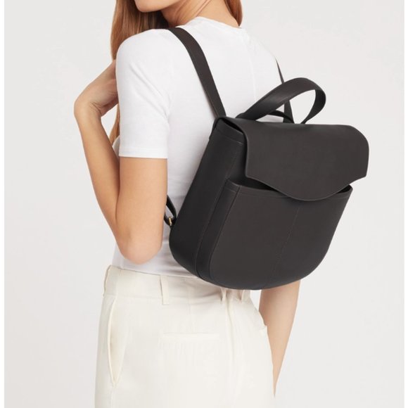 Cuyana Convertible Satchel 13-inch Black Pebbled Leather - Picture 6 of 16